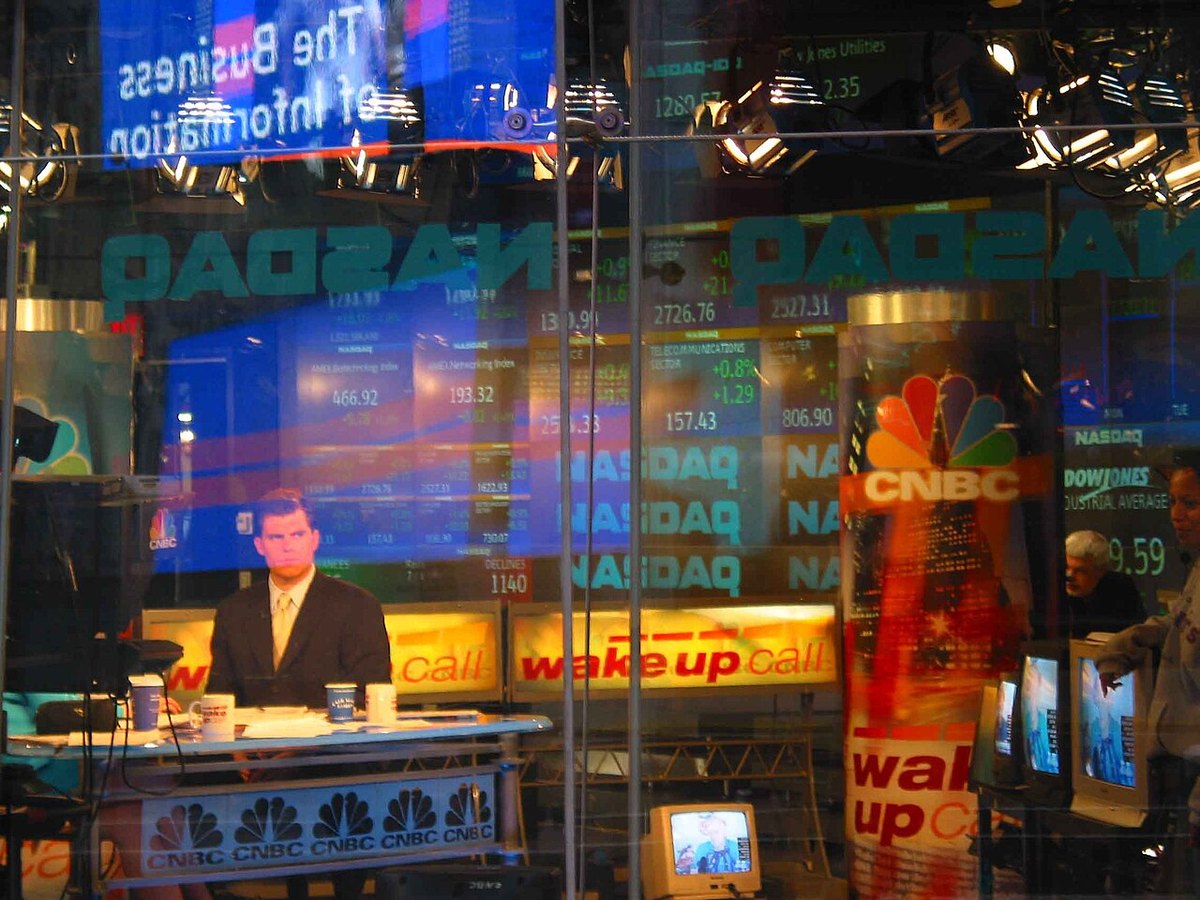Студия Nasdaq MarketSite на Таймс-сквер, откуда транслируют открытие торгов