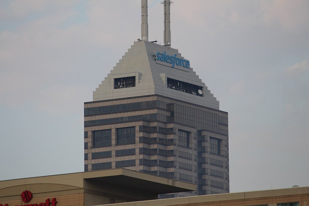 Salesforce Tower в Сан-Франциско — штаб-квартира крупнейшего мирового разработчика CRM